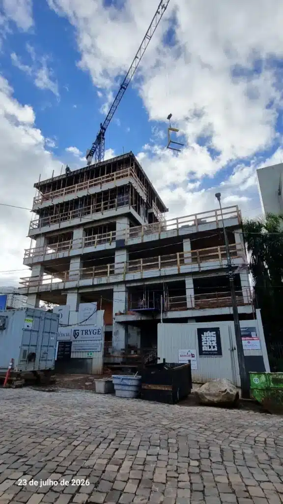 Andamento da obra do DON305
